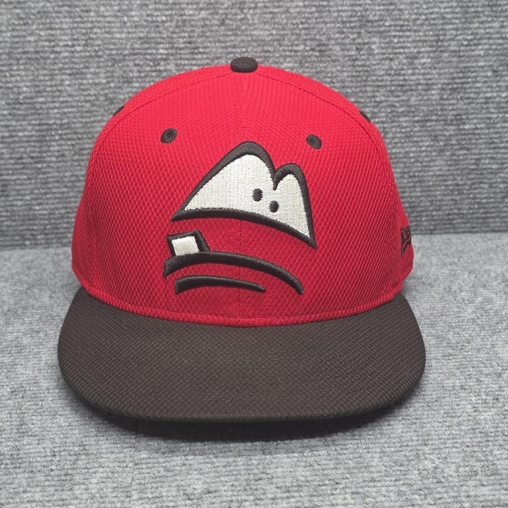 Lansing Lugnuts Hat Cap Fitted Mens 7 1/2 Red Black MiLB Minor League Baseball